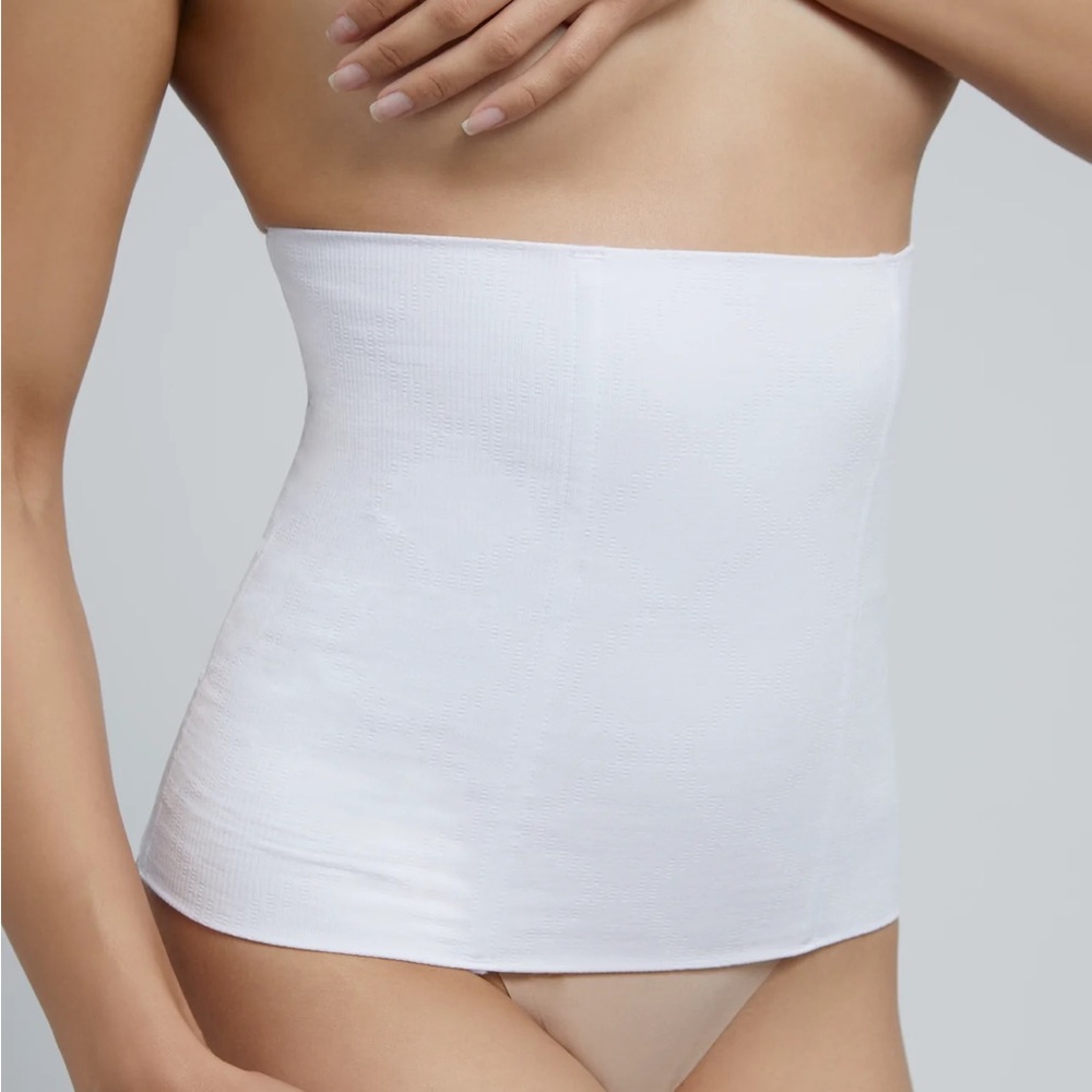 NWT never opened BUMPSUIT THE SUPPORT WAIST TRAINER CRISP WHITE XS